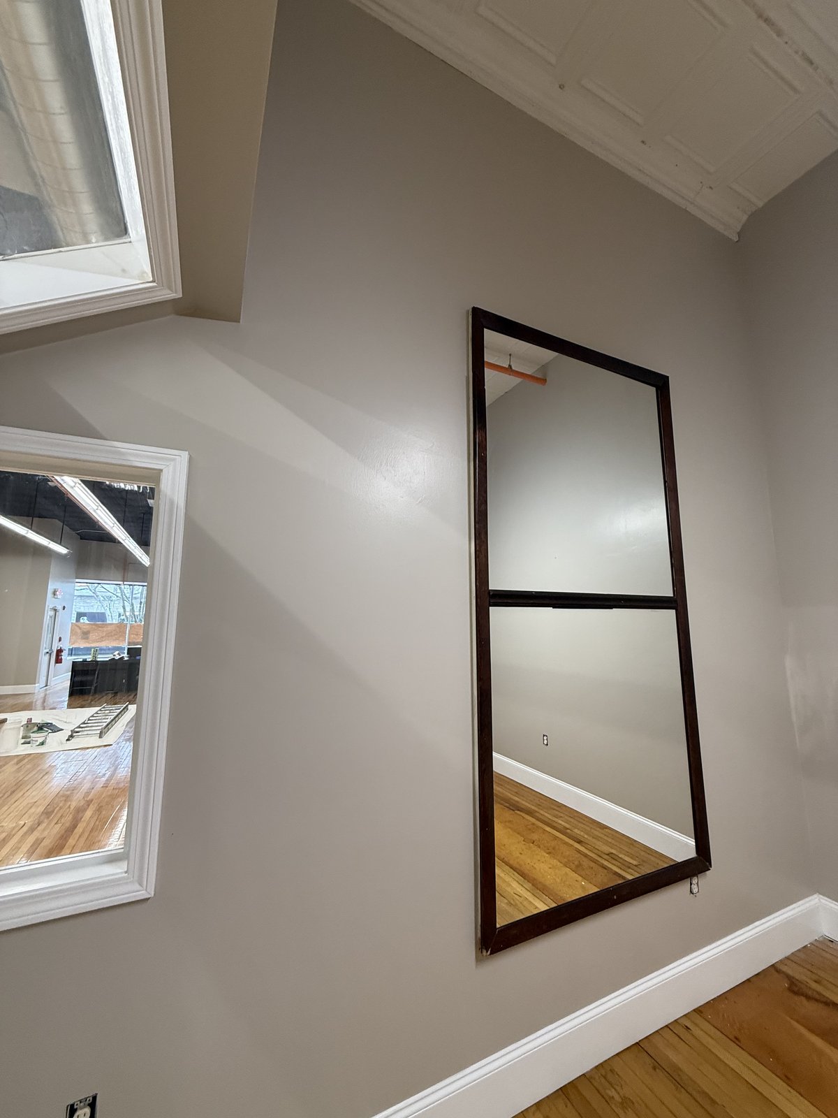 Interior wall painting - clean finish